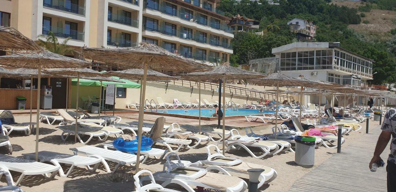 Marina Residence Complex Kavarna Luaran gambar